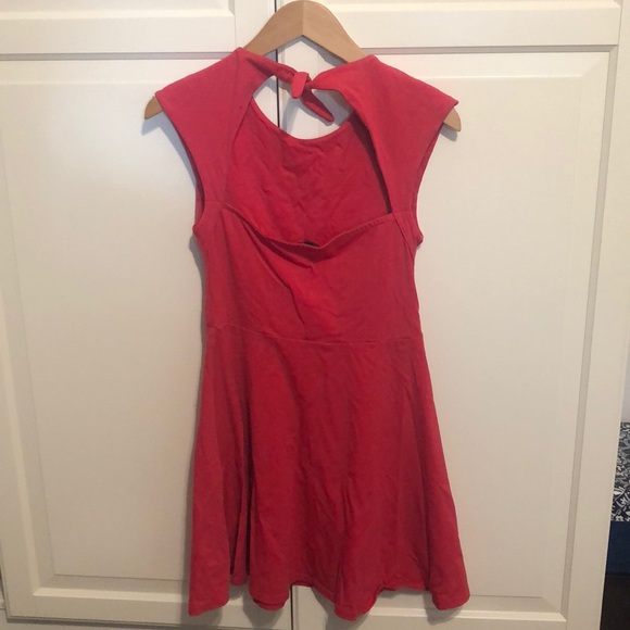 Pink open back dress - Picture 2 of 3